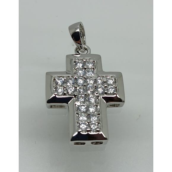 Elegant Vintage Sterling Silver Cross Pendant with Sparkling White CZ Stones - Picture 10 of 10